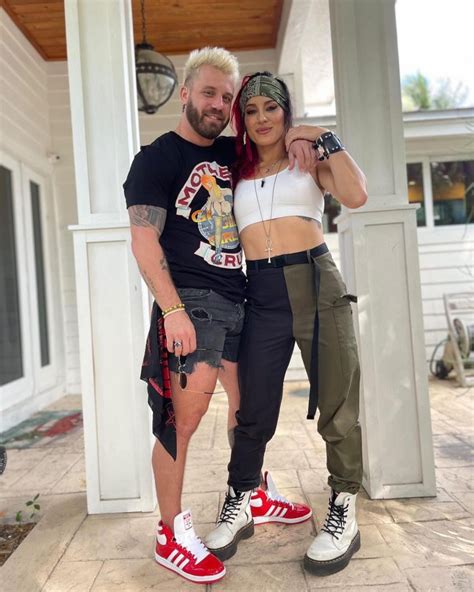 is paulie and cara maria still together|Are Paulie Calafiore, Cara Maria Of The Challenge。